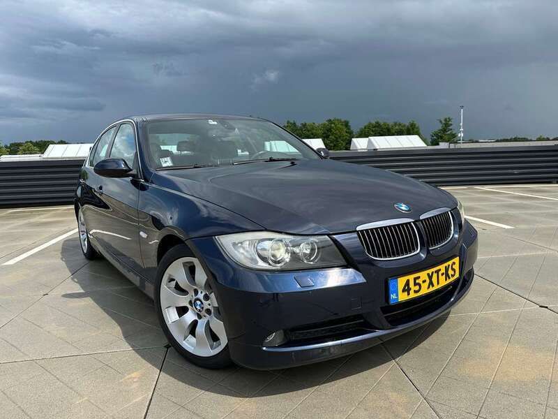 Blauw Gebruikt 2007 BMW 325 Executive Sedan | € 5.495 (Goede deal) - Afbeelding 1/4