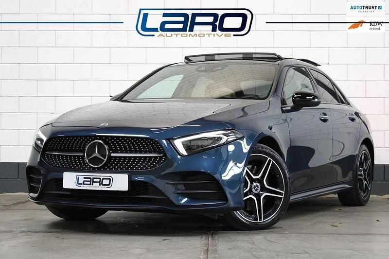 Blauw Gebruikt 2022 Mercedes A250 AMG Sedan | € 32.900 (Eerlijke prijs) - Afbeelding 1/4