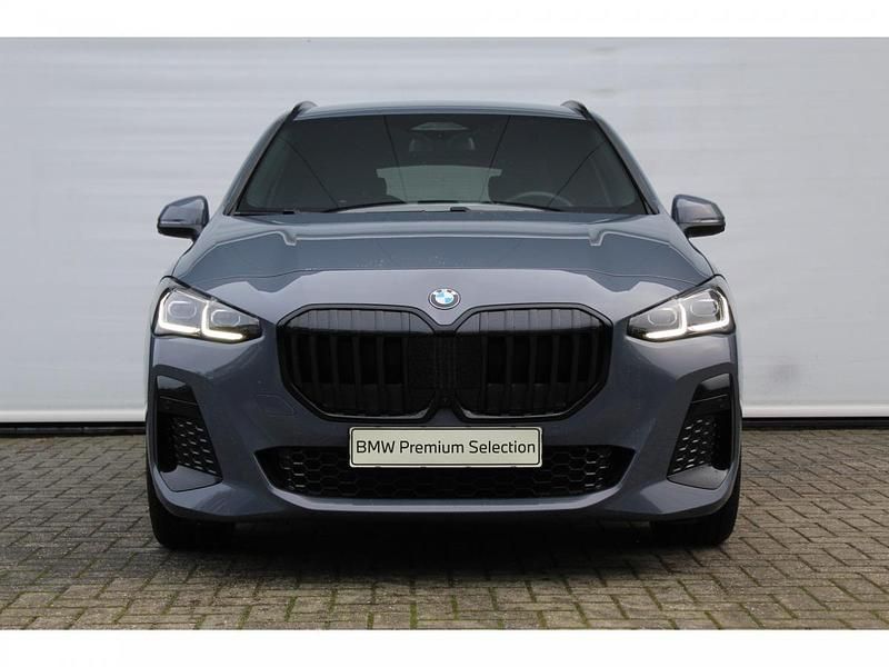 Occasion BMW 220 Active Tourer Comfort Edition 156 PK (114 kW) 2024 Sparkling copper grau (grijs metallic) MPV