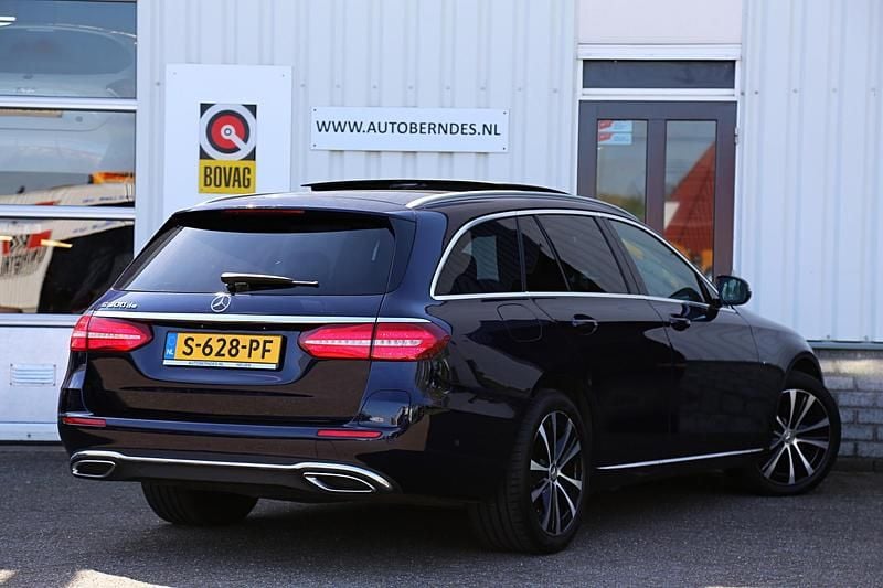 Occasion Mercedes E300 Premium Plus 2019 Blauw, metallic lak Stationwagen
