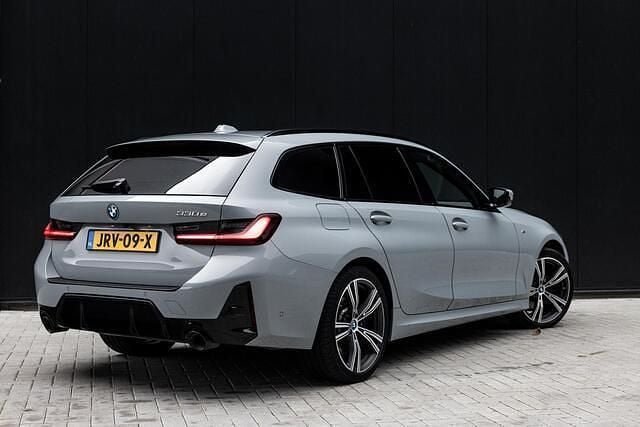 Occasion BMW 330 M Sport 291 PK (214 kW) 2023 Grijs Stationwagen