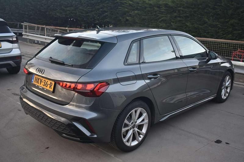 Occasion Audi A3 Sportback S-Line 116 PK (85 kW) 2025 Grijs Hatchback