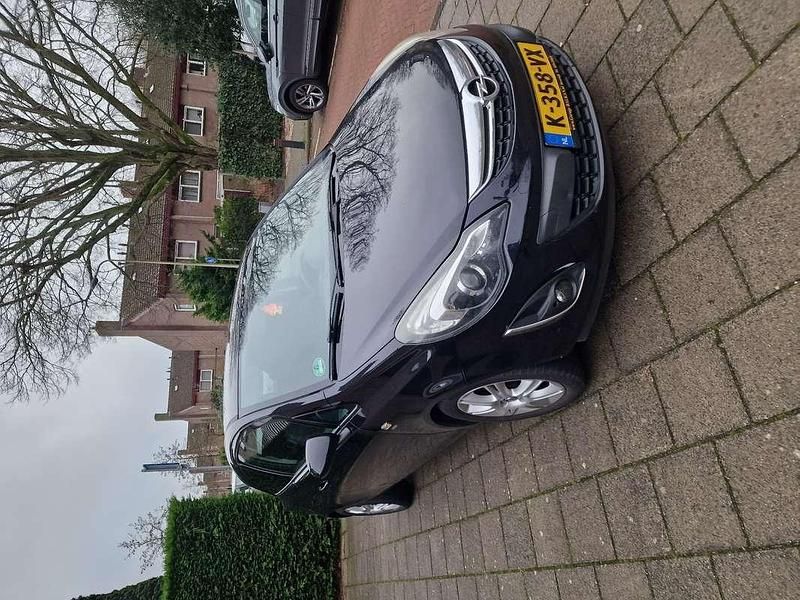 Zwart Gebruikt 2011 Opel Corsa Selection MPV | € 3.250 (Eerlijke prijs) - Afbeelding 1/4