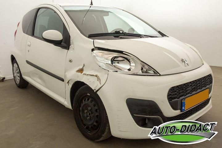 Occasion Peugeot 107 68 PK (50 kW) 2014 Wit Hatchback