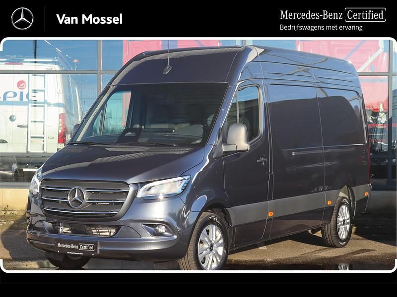 Grijs Nieuw 2024 Mercedes Sprinter Van | € 61.945 - Afbeelding 1/4