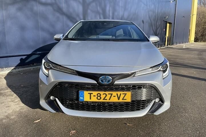 Occasion Toyota Corolla Executive 122 PK (89 kW) 2023 Grijs Hatchback