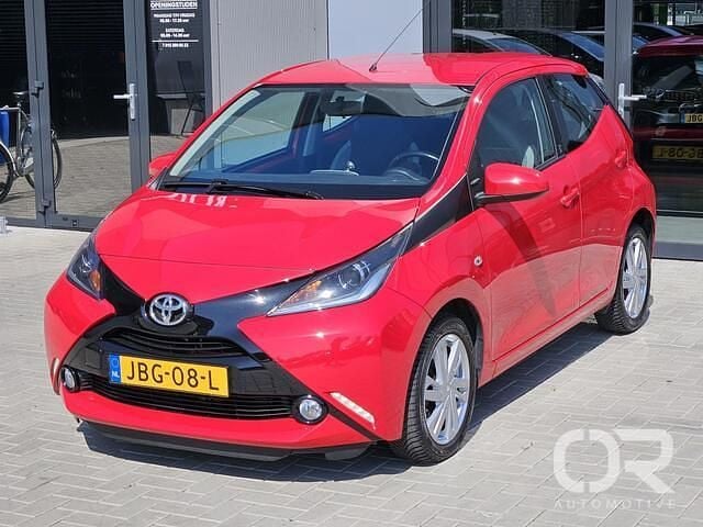 Occasion Toyota Aygo X-cite 69 PK (50 kW) 2018 Rood Hatchback