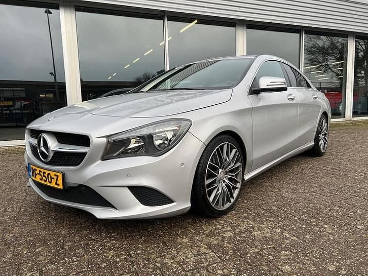 Grijs (metallic) Occasion 2016 Mercedes CLA180 Prestige Sedan | € 15.999 (Eerlijke prijs) - Afbeelding 1/4