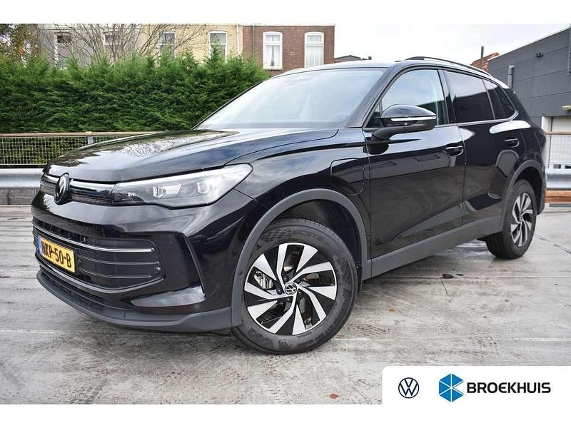 Zwart Gebruikt 2024 VW Tiguan Edition SUV | € 44.700 (Super prijs) - Afbeelding 1/4