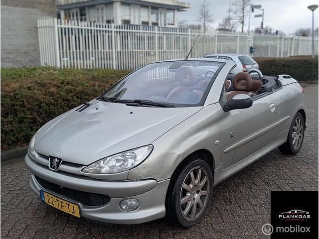 Grijs Gebruikt 2006 Peugeot 206 CC Roland Garros Cabriolet | € 550 (Super prijs) - Afbeelding 1/4
