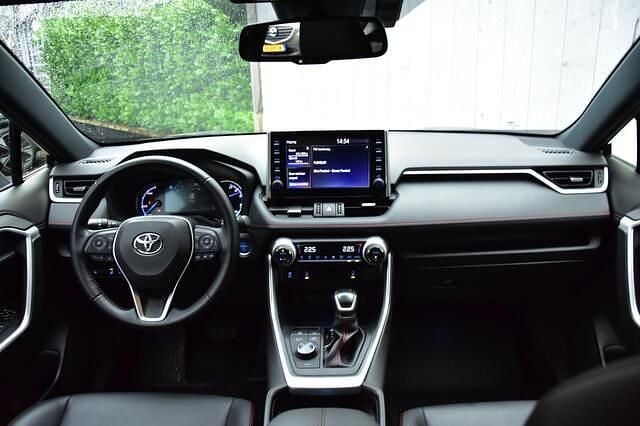 Occasion Toyota RAV4 Style 306 PK (225 kW) 2021 Grijs SUV