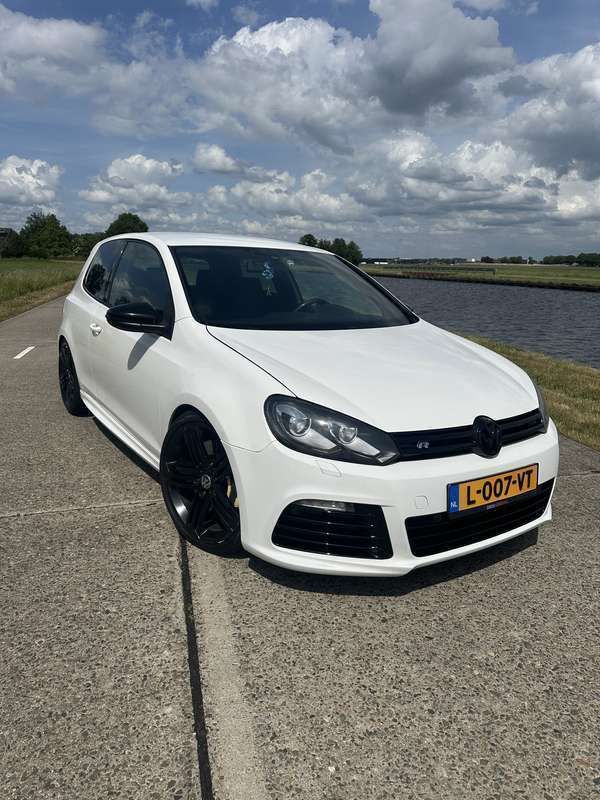 Wit Gebruikt 2011 VW Golf VI R Stationwagen | € 13.000 (Iets duurder) - Afbeelding 1/4