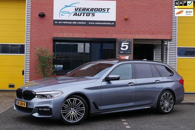 Grijs Gebruikt 2018 BMW 530 Executive Stationwagen | € 31.450 (Eerlijke prijs) - Afbeelding 1/4