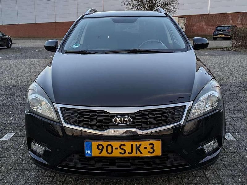 Zwart Gebruikt 2011 Kia Ceed MPV | € 4.999 (Eerlijke prijs) - Afbeelding 1/4
