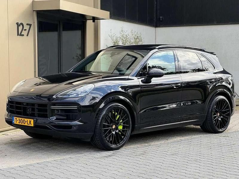 Zwart Gebruikt 2020 Porsche Cayenne Turbo S SUV | € 94.950 - Afbeelding 1/4