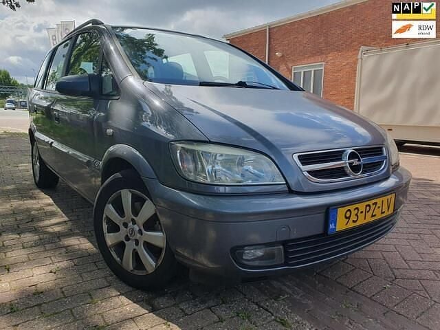 Grijs Gebruikt 2004 Opel Zafira MPV | € 1.750 (Eerlijke prijs) - Afbeelding 1/4