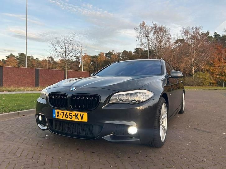 Grijs Gebruikt 2011 BMW 530 M Sport Stationwagen | € 10.399 (Super prijs) - Afbeelding 1/4