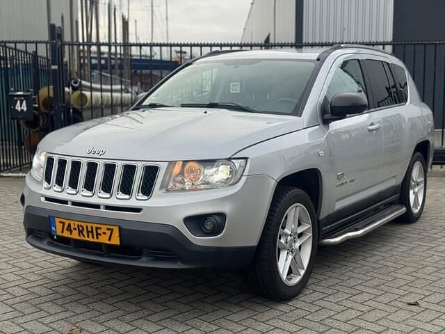 Grijs Occasion 2011 Jeep Compass SUV | € 6.950 (Eerlijke prijs) - Afbeelding 1/4