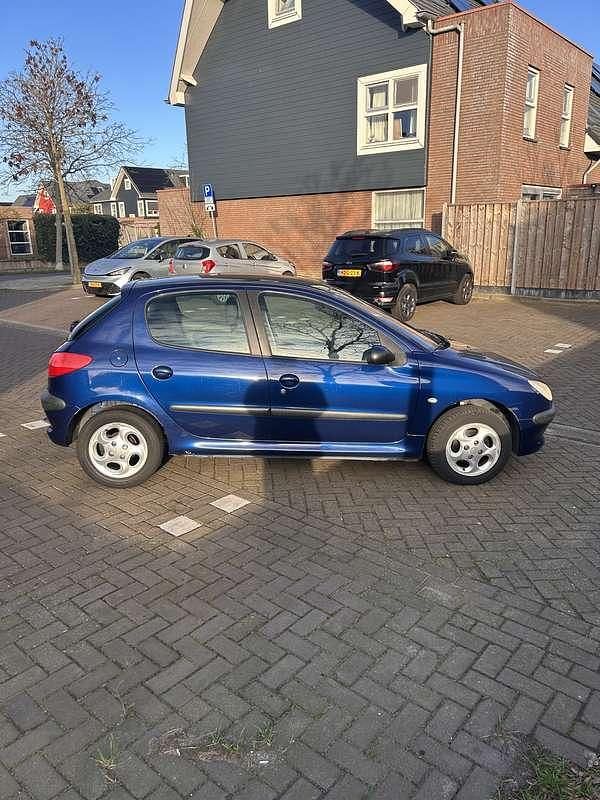 Blauw Gebruikt 2002 Peugeot 206 Hatchback | € 950 (Eerlijke prijs) - Afbeelding 1/4