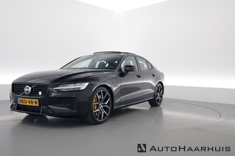 Zwart Gebruikt 2024 Volvo S60 Sedan | € 54.900 - Afbeelding 1/3