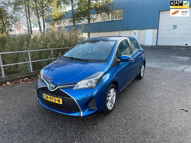 Blauw Gebruikt 2015 Toyota Yaris Hybrid Hatchback | € 10.640 (Eerlijke prijs) - Afbeelding 1/4