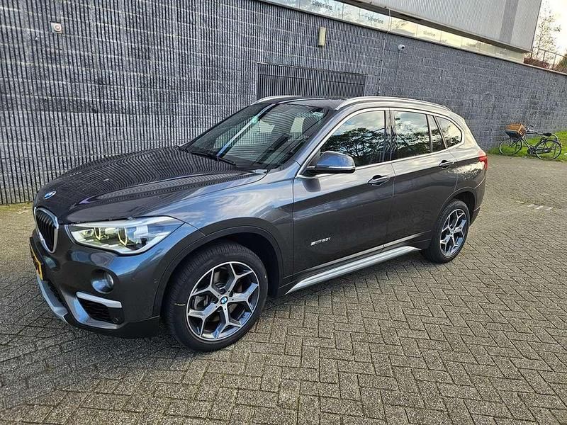 Grijs Gebruikt 2017 BMW X1 xLine SUV | € 16.800 (Goede deal) - Afbeelding 1/4