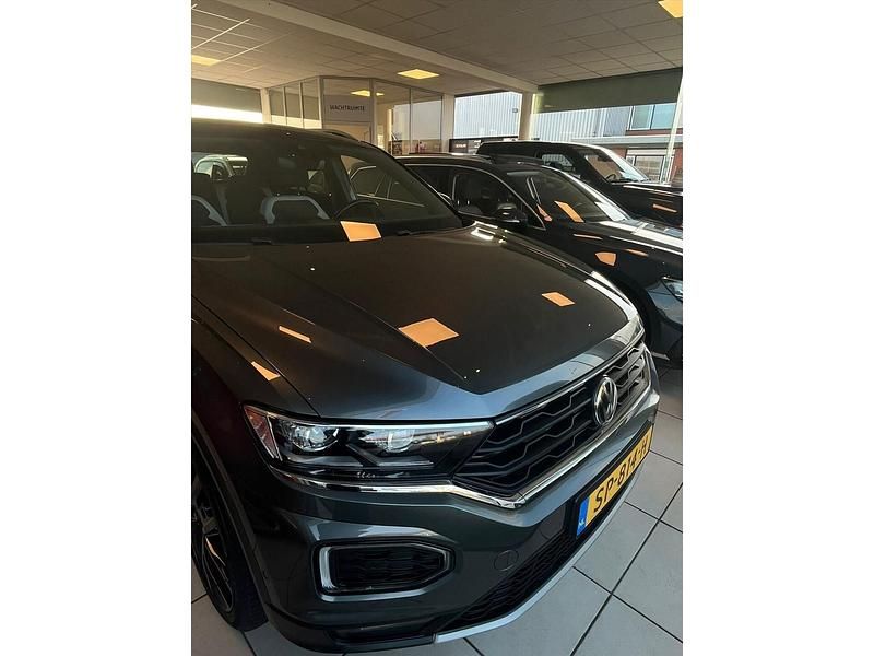 Grijs Gebruikt 2018 VW T-Roc SUV | € 22.290 (Goede deal) - Afbeelding 1/4