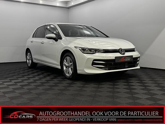 Wit Gebruikt 2025 VW Golf VIII Business Hatchback | € 28.950 (Goede deal) - Afbeelding 1/4