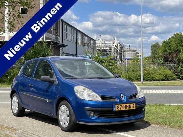 Blauw Gebruikt 2008 Renault Clio II Hatchback | € 2.450 (Iets duurder) - Afbeelding 1/4