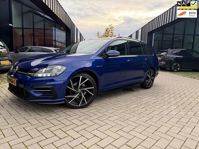 Blauw Occasion 2017 VW Golf VII Highline Stationwagen | € 18.450 (Iets duurder) - Afbeelding 1/4