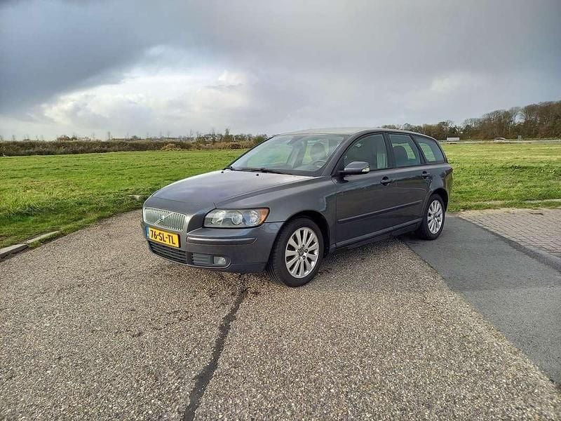 Grijs Gebruikt 2006 Volvo V50 Momentum Stationwagen | € 3.250 (Eerlijke prijs) - Afbeelding 1/4
