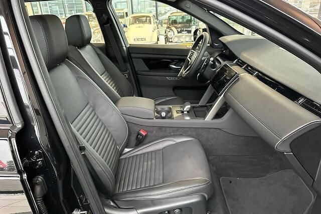 Nieuw Land Rover Discovery Sport 268 PK (197 kW) 2026 Zwart SUV