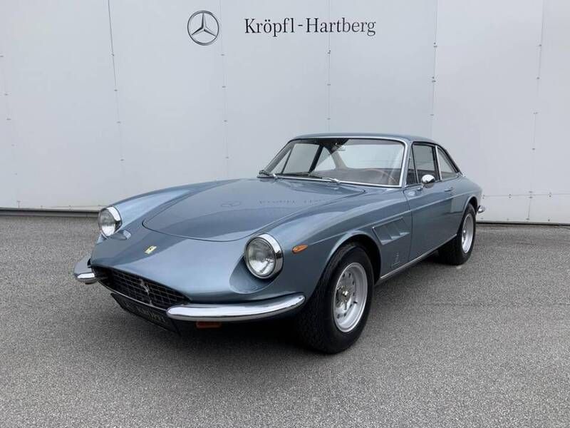 Blauwazzurro Gebruikt 1967 Ferrari 330 Coupé | € 495.000 - Afbeelding 1/4