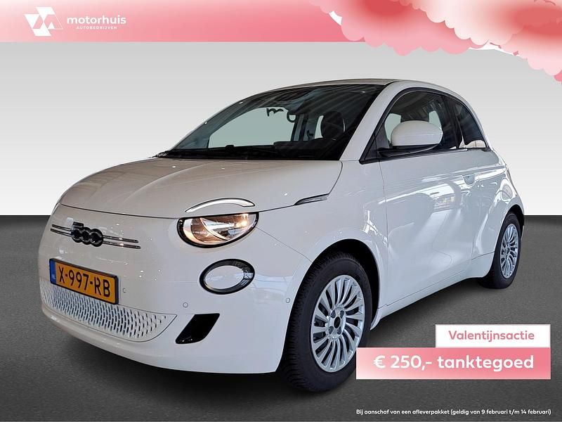 Wit Occasion 2024 Fiat 500e Urban Hatchback | € 21.745 (Eerlijke prijs) - Afbeelding 1/4