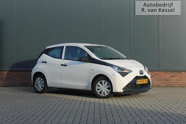 Wit Gebruikt 2020 Toyota Aygo Hatchback | € 8.990 (Goede deal) - Afbeelding 1/4