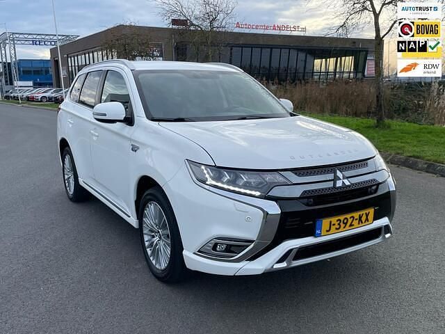 Occasion Mitsubishi Outlander Intense 135 PK (99 kW) 2020 Wit SUV