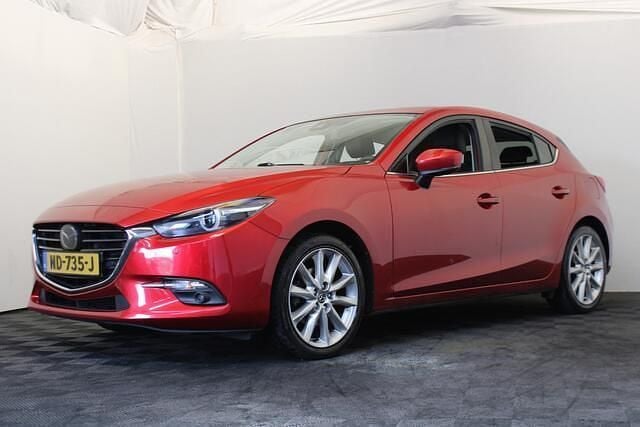Rood Gebruikt 2017 Mazda 3 Hatchback | € 11.999 (Goede deal) - Afbeelding 1/4