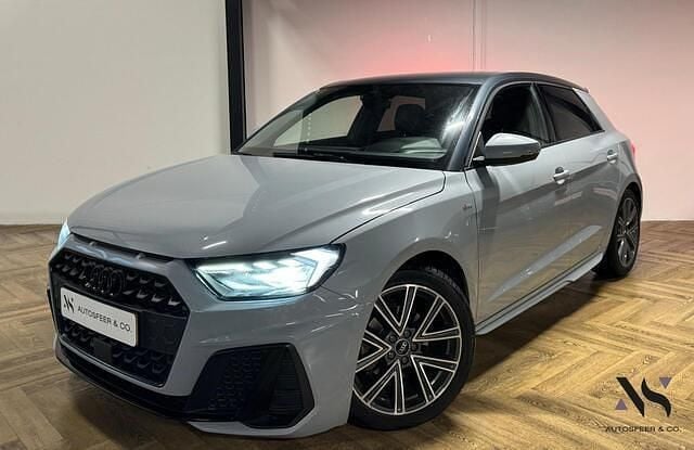 Grijs Gebruikt 2021 Audi A1 Sportback S-Line Hatchback | € 25.440 (Eerlijke prijs) - Afbeelding 1/4