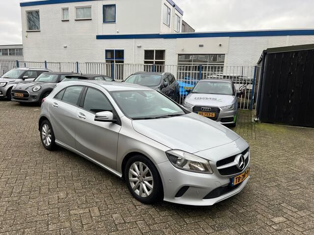 Grijs Gebruikt 2016 Mercedes A180 Ambition Hatchback | € 7.950 (Eerlijke prijs) - Afbeelding 1/4
