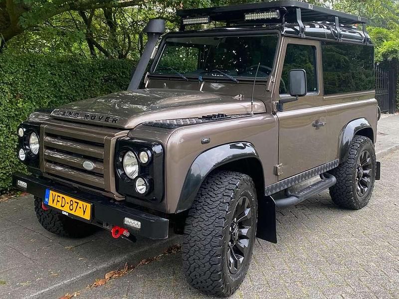 Brons Gebruikt 2011 Land Rover Defender SE Stationwagen | € 29.250 - Afbeelding 1/4