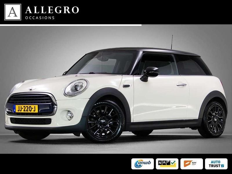 Wit Gebruikt 2016 Mini Cooper Business Hatchback | € 11.945 (Eerlijke prijs) - Afbeelding 1/4