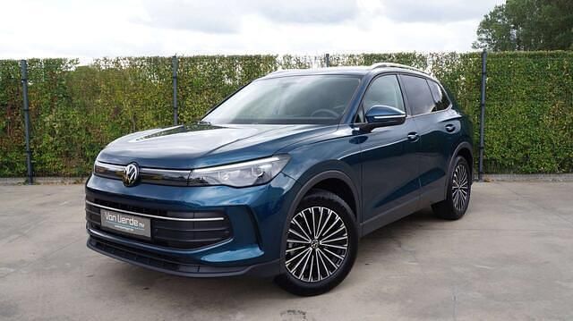 Blauw Gebruikt 2024 VW Tiguan SUV | € 34.990 (Super prijs) - Afbeelding 1/4