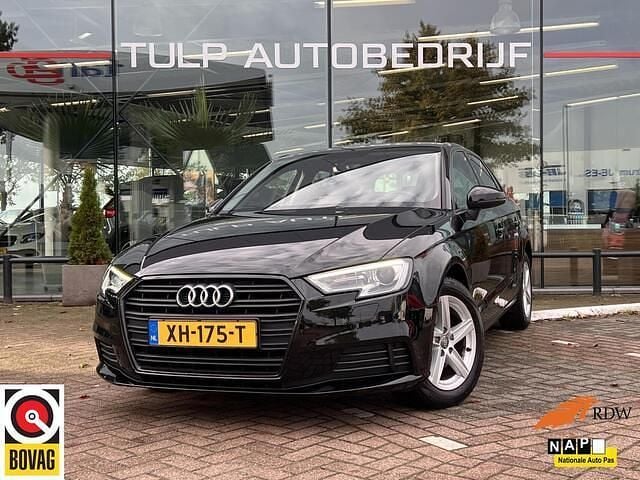 Zwart Gebruikt 2019 Audi A3 Sportback Proline Hatchback | € 15.940 (Eerlijke prijs) - Afbeelding 1/4