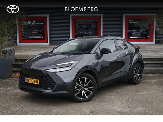 Grijs Occasion 2025 Toyota C-HR SUV | € 35.900 (Goede deal) - Afbeelding 1/4