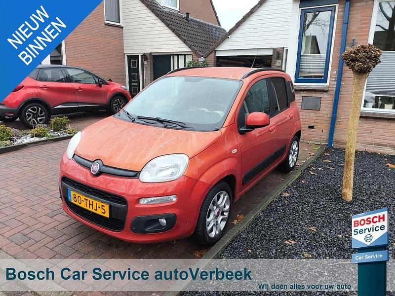 Occasion Fiat Panda Lounge 86 PK (63 kW) 2012 Rood Hatchback