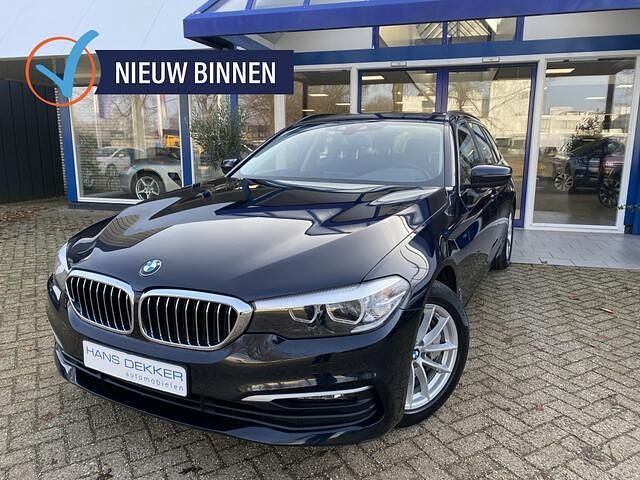 Zwart Occasion 2019 BMW 540 Comfort Edition Stationwagen | € 28.950 (Goede deal) - Afbeelding 1/4