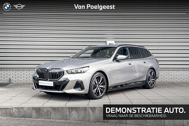 Oxidgrau metallic (c4a) (grijs metallic) Gebruikt 2025 BMW i5 M Sport Sedan | € 84.178 - Afbeelding 1/4