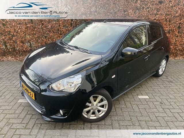 Zwart (metallic) Gebruikt 2013 Mitsubishi Space Star Intense+ Hatchback | € 4.950 (Goede deal) - Afbeelding 1/4
