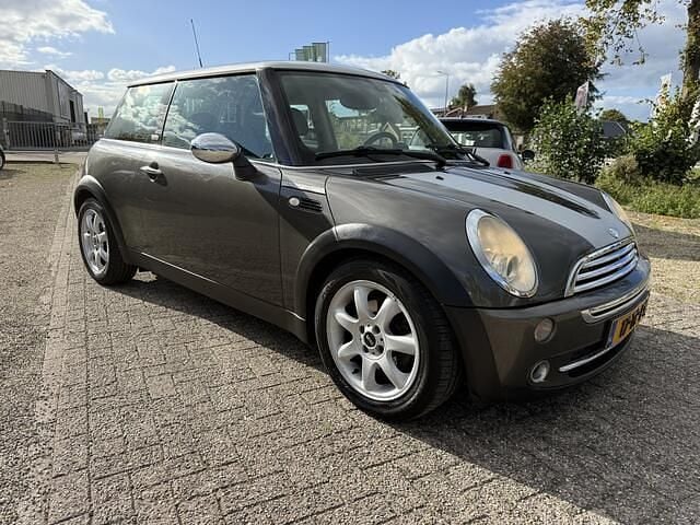 Grijs Gebruikt 2007 Mini Cooper Hatchback | € 2.990 (Super prijs) - Afbeelding 1/4