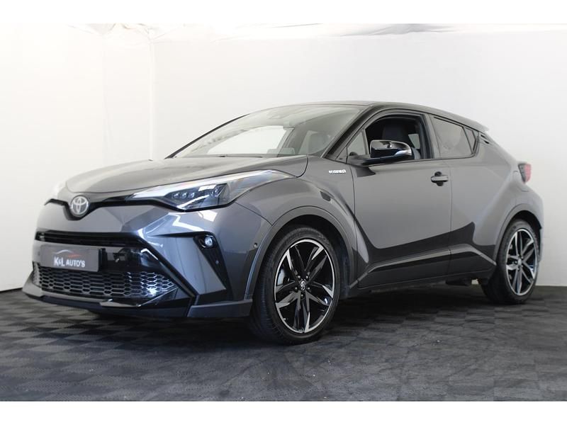 Grijs Occasion 2023 Toyota C-HR Executive SUV | € 26.999 (Super prijs) - Afbeelding 1/4